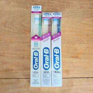 Vintage Oral B 35 Straight Soft Toothbrush, Pack Of 3, Green Pink & Blue